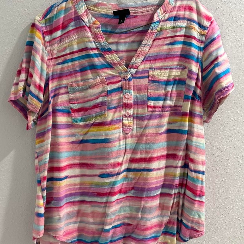 Torrid multicoloured striped button up blouse with pockets. Size: 1X